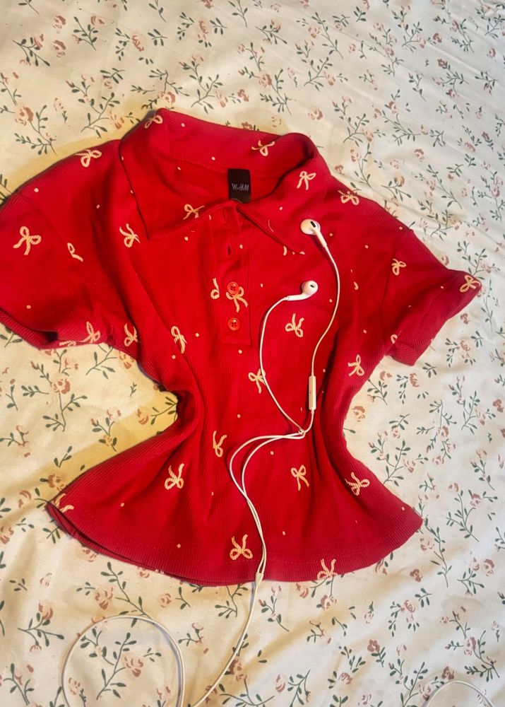 Red Bow Print Collared Top