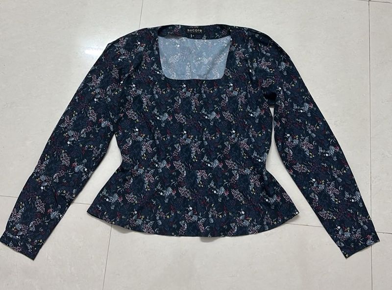 Chic Floral Peplum Top