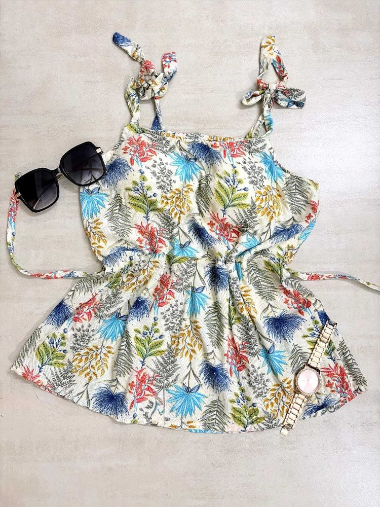 SALE❗️SALE❗️Floral Print Tie-Strap Top
