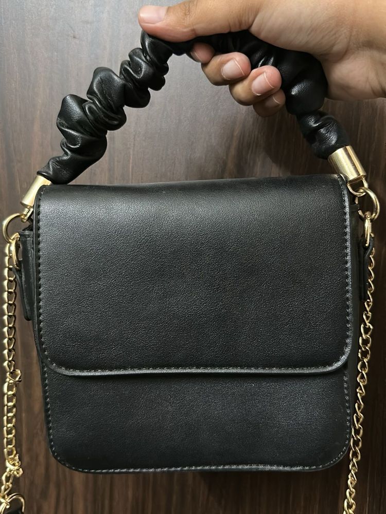 Chic Black Ruched Handle Crossbody Bag