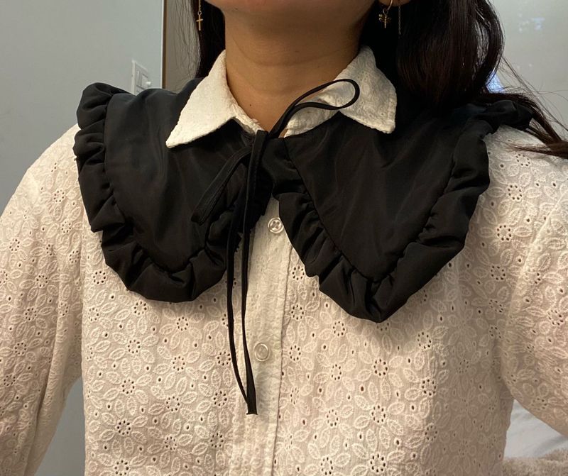 H&amp;M Detachable Ruffled Collar