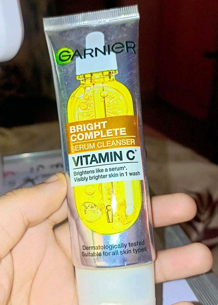 Garnier Bright Complete Serum Cleanser