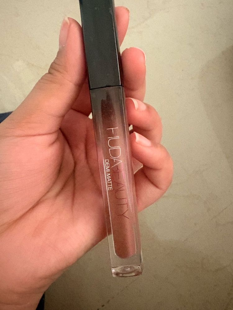 Huda Beauty Demi Matte Liquid Lipstick
