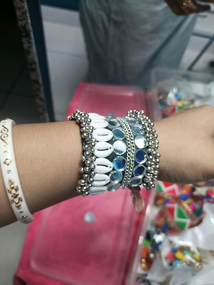 Hand Cuff