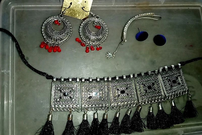 Necklace and Earring set
