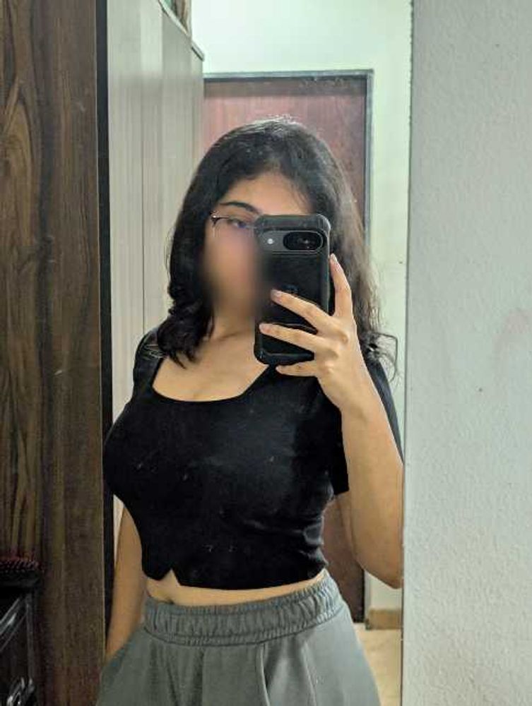 MAX Stylish Black Crop Top