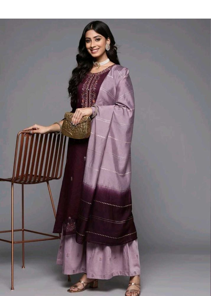 Elegant Ethnic Kurta Set with Dupatta