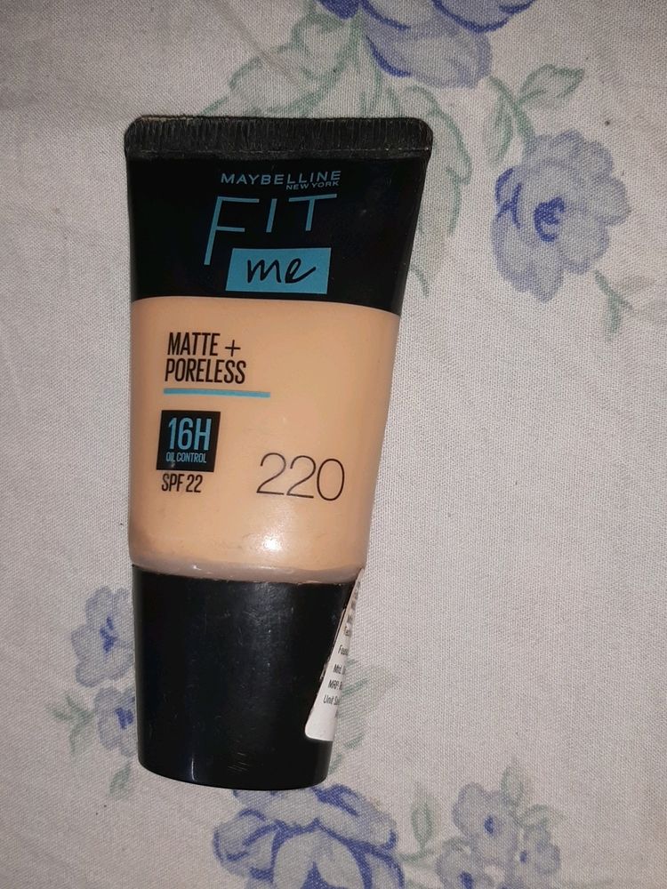 Maybelline Fit Me Foundation Shade 220