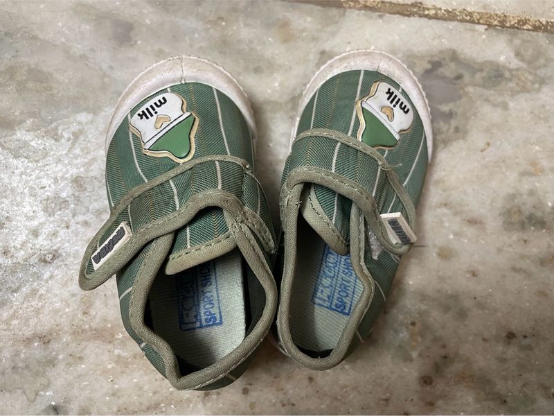 Rouba Squeaky Shoes For Kids