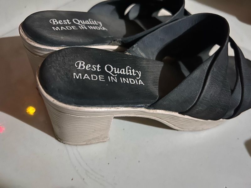 Stylish Black Wedge Sandals
