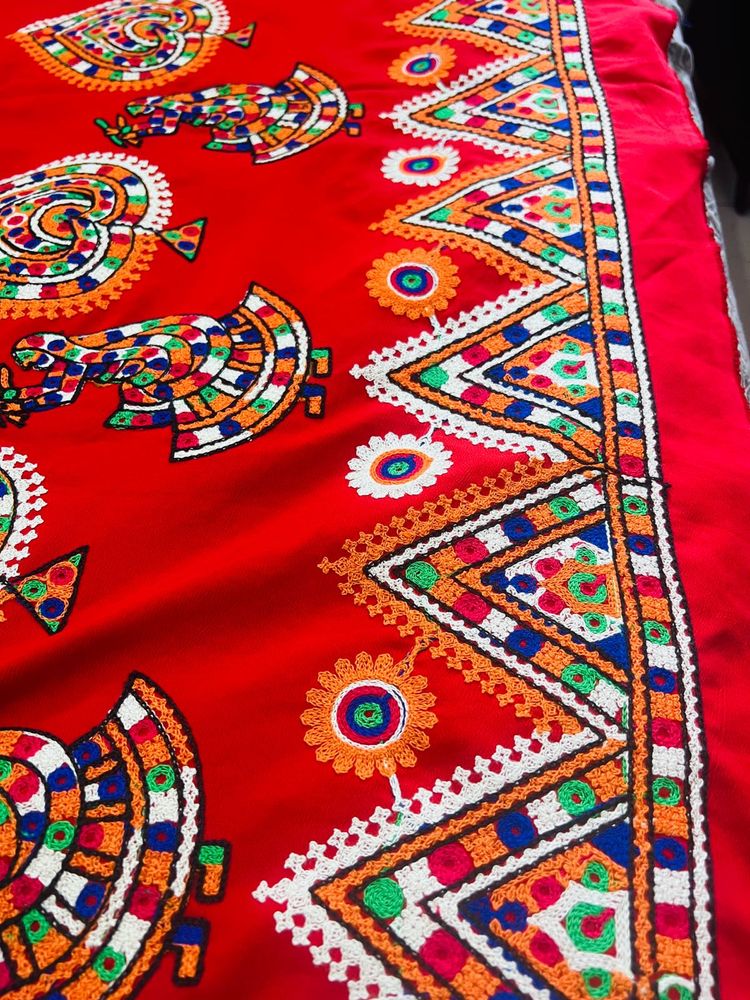 kutch embroidery fabric