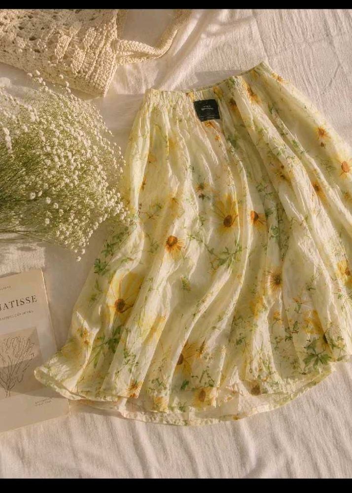 H&amp;M gorgeous skirt