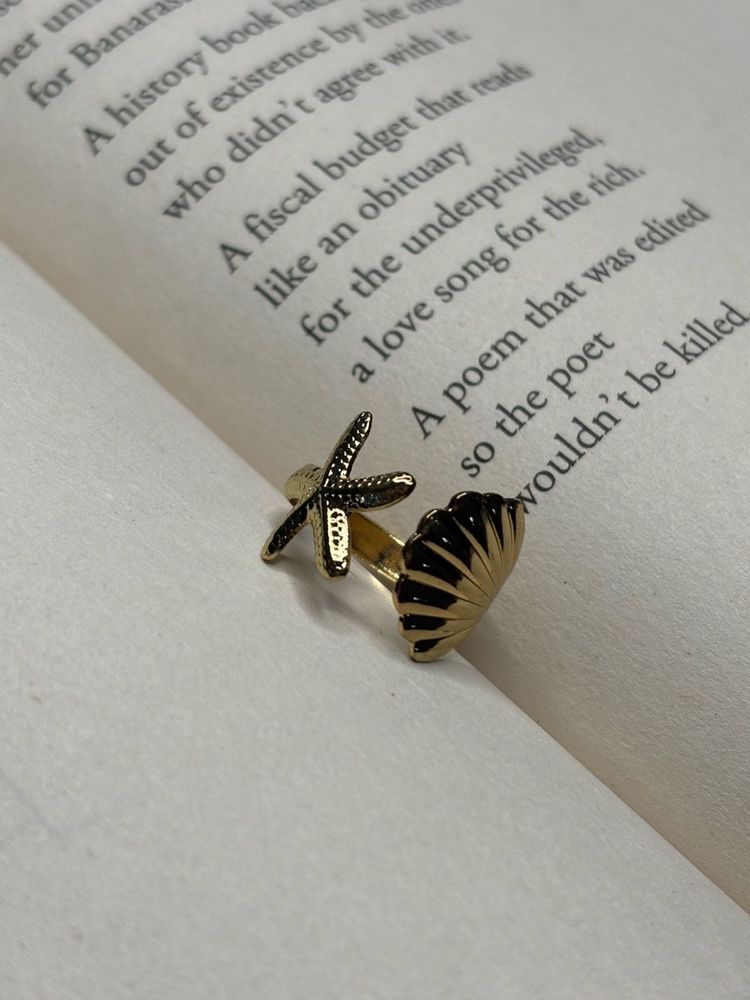 Gold Starfish &amp; Seashell Ring