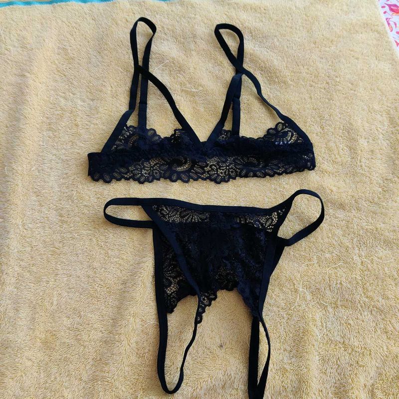 black Lace Bralette &amp; Thong Set 🖤