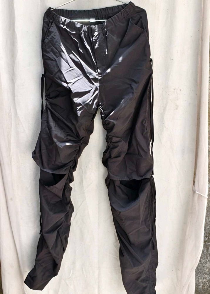 I. Unique Black Cargo Pants