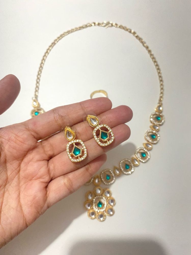 Emerald &amp; Gold Jewelry Set