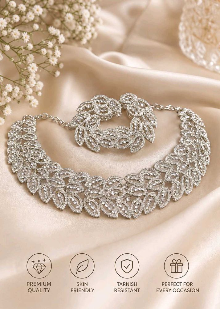 Stunning Crystal Necklace &amp; Bracelet Set