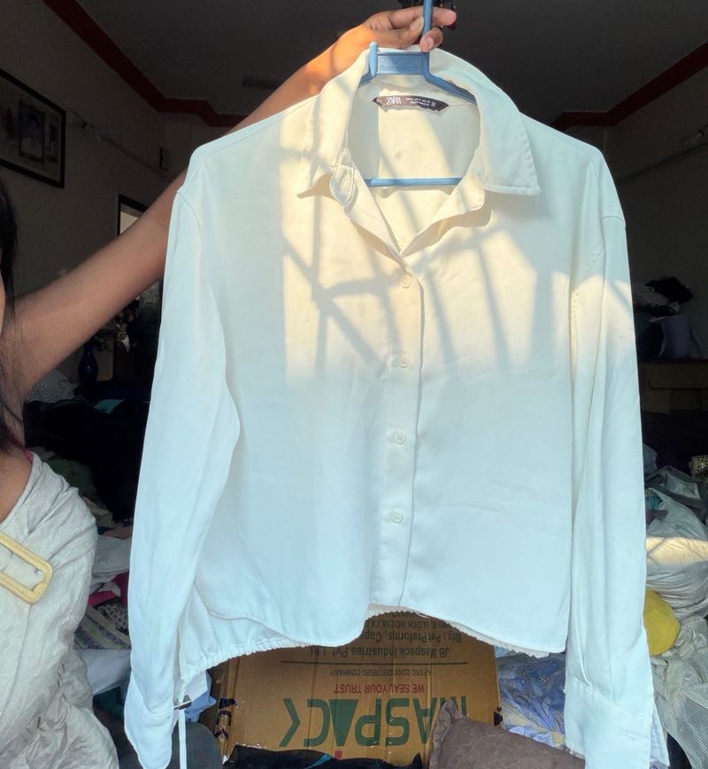 🌟🤍White classic Crop Shirt