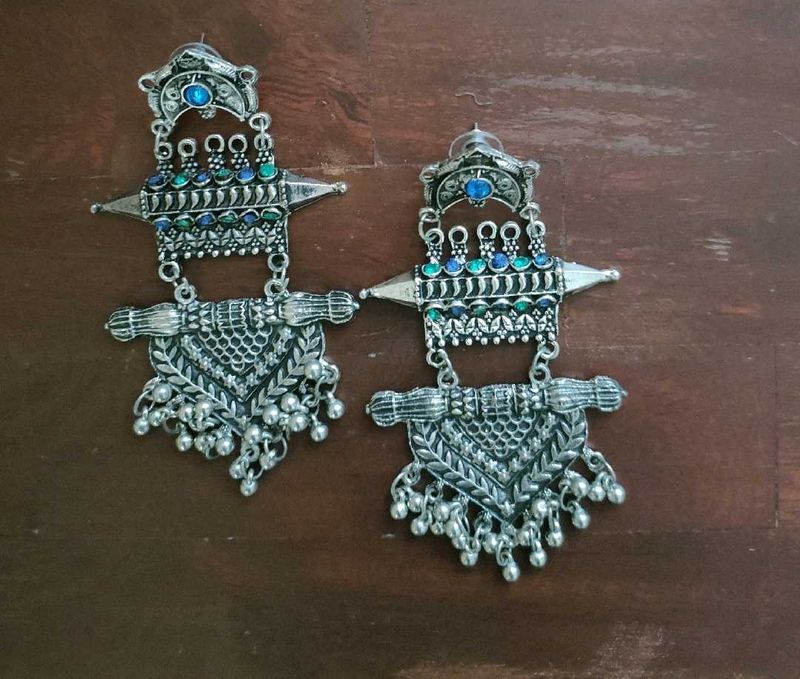 combo of Earrings and Handbag