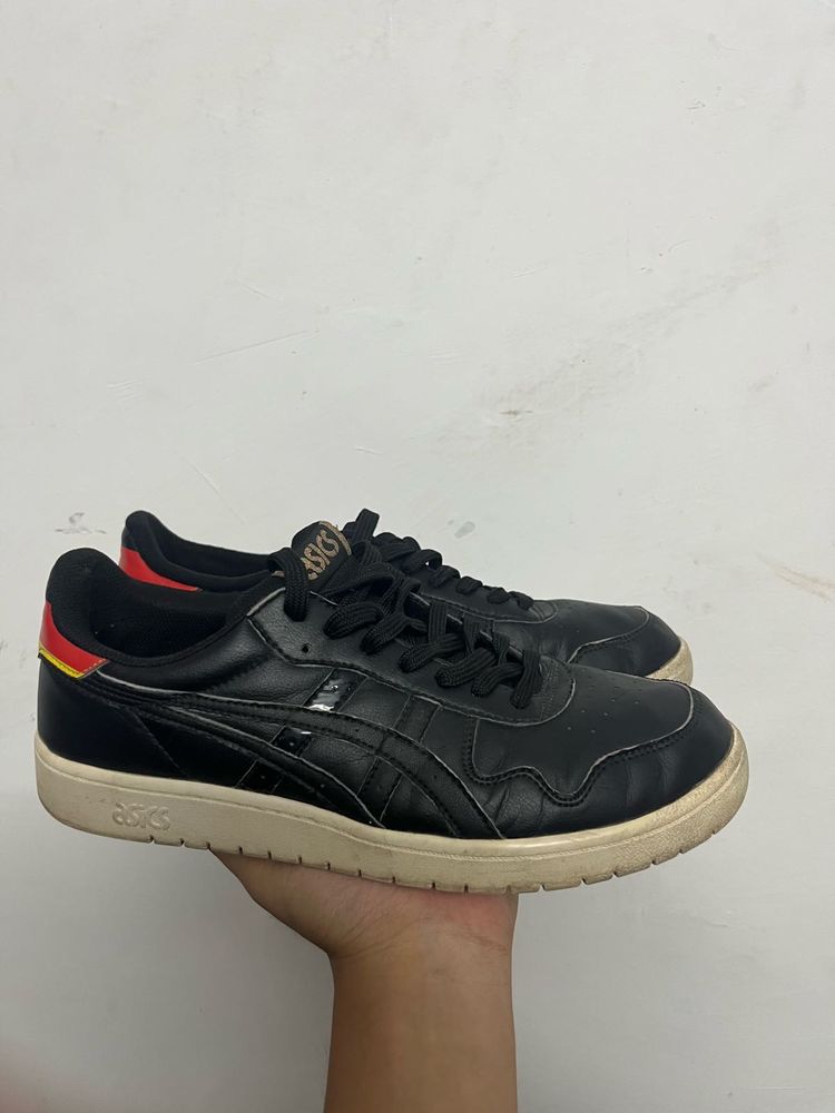 ASICS Classic Black Sneakers