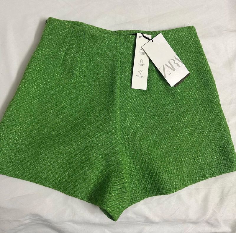 NWT ZARA Green Textured Shorts