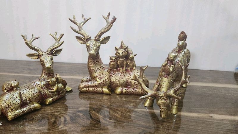 Set Of Deers