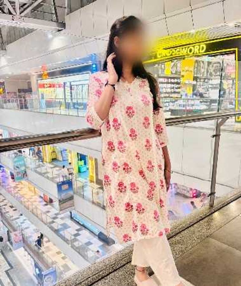 Chic Floral Print Kurta Set