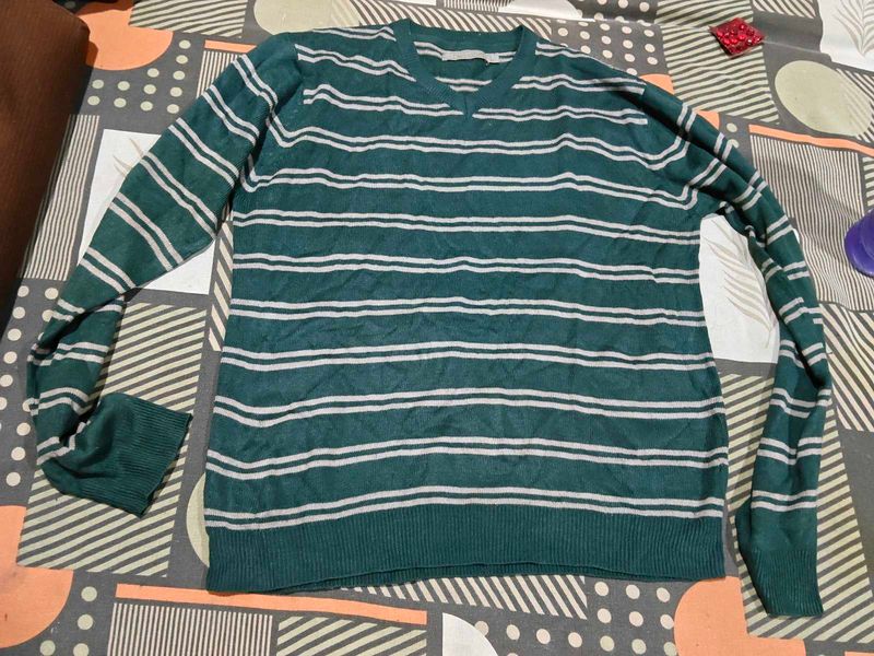Men's Striped V-Neck Sweater light autumn