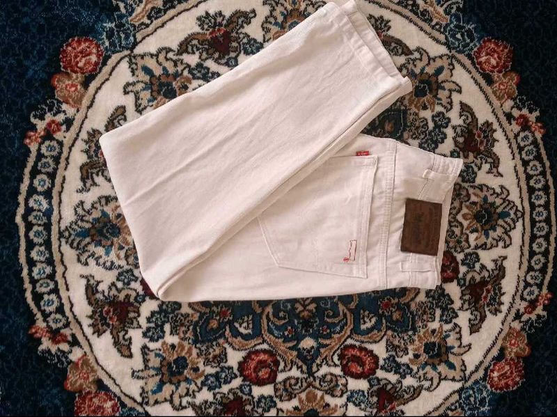 ❗️Sale ❗️Levi's Originals White Jeans..