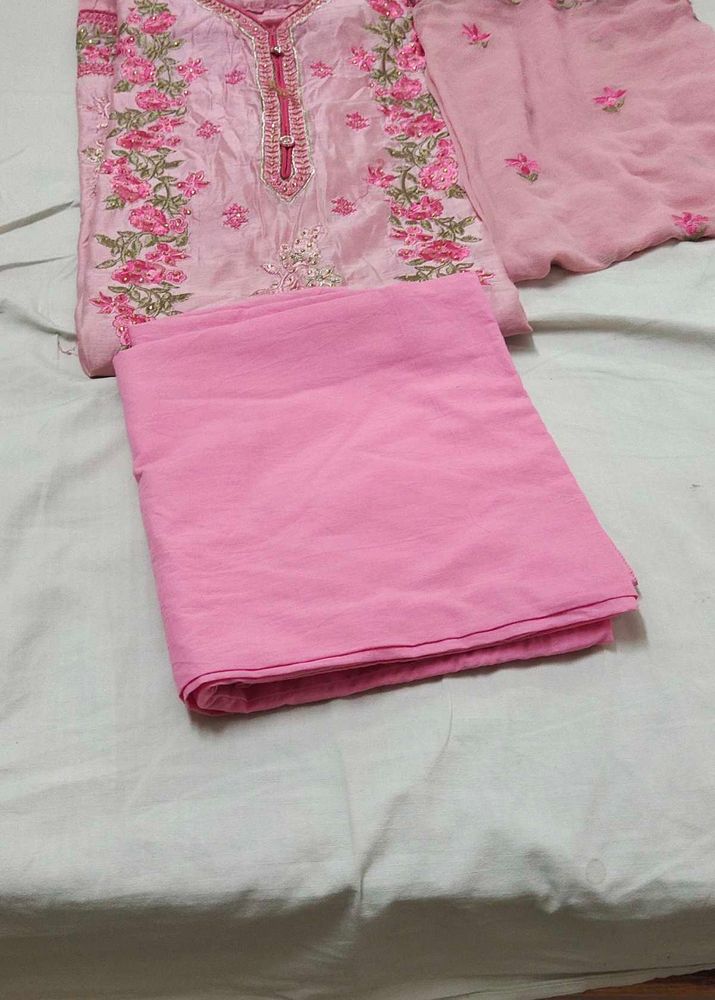 Pakistani style baby Pink Embroidered Kurta Set