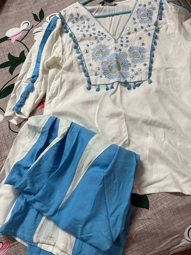 Elegant White &amp; Blue Kurta Set with Embroidery