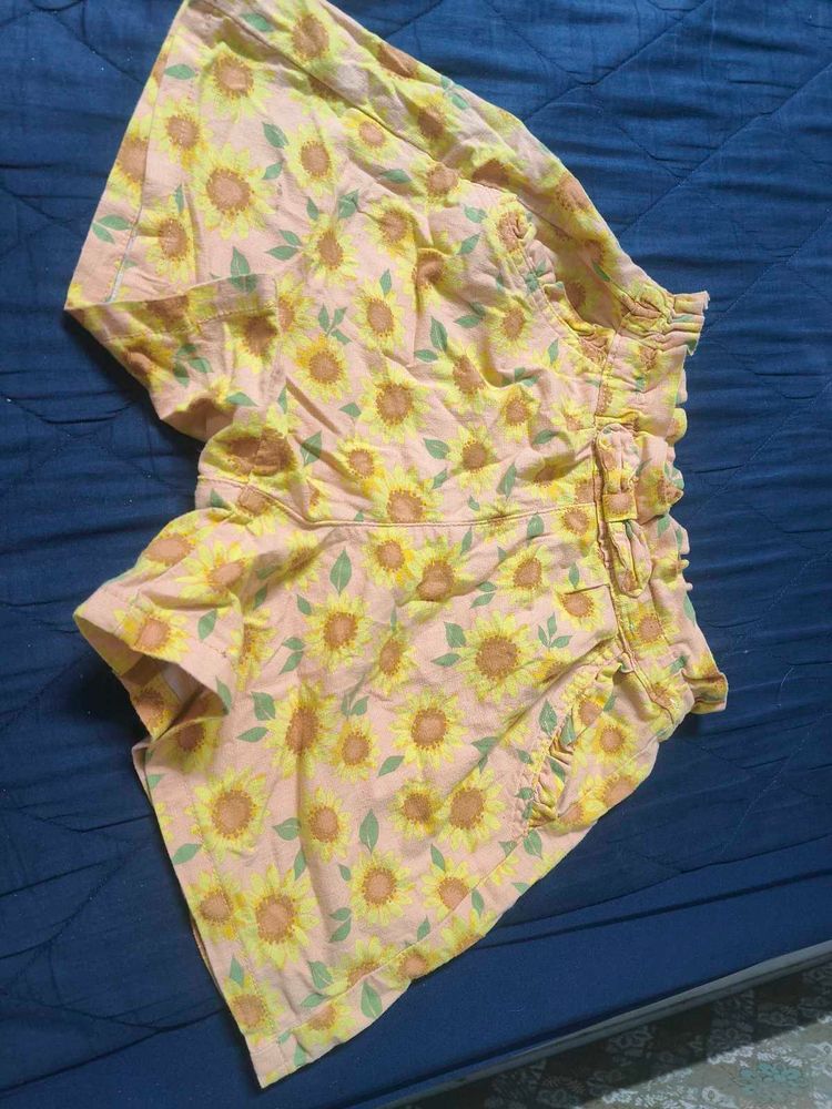 Cute Sunflower Print Shorts