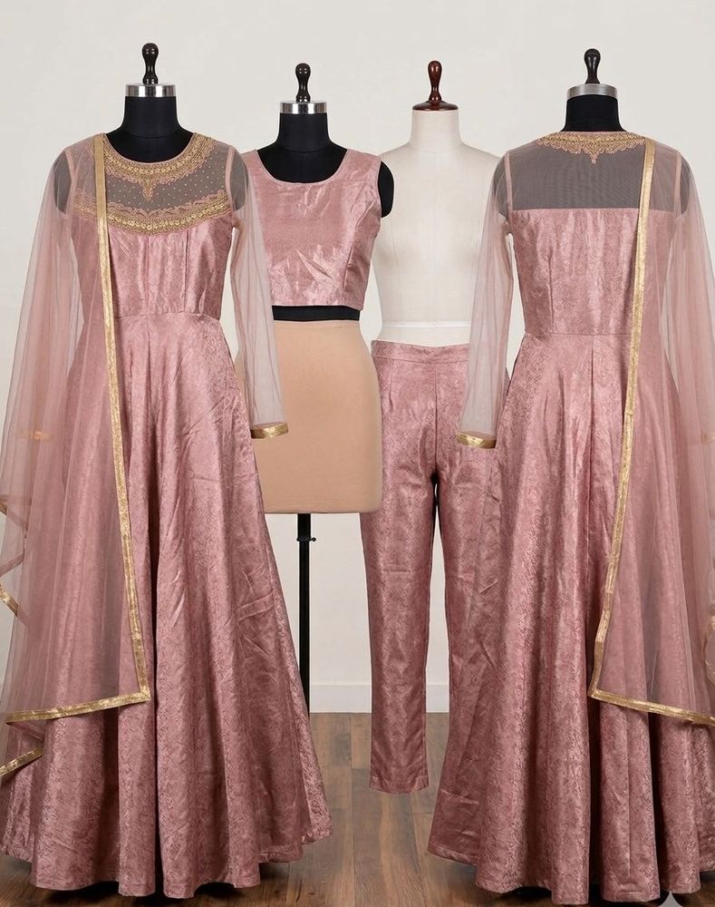 🌸Four piece gown set