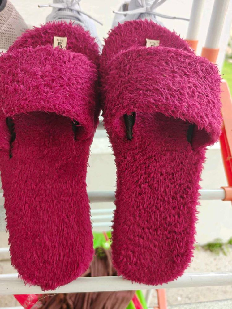 6 Cozy Fuzzy Slippers UK 4
