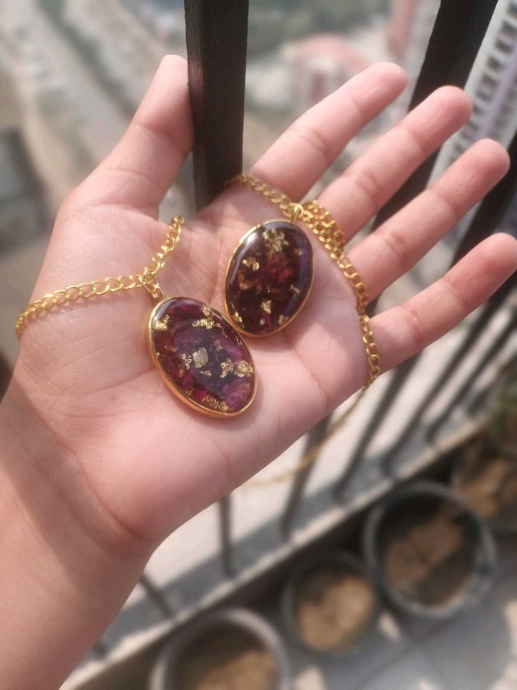 Resin Rose Flowers 🌹 Preserved Necklaces...
