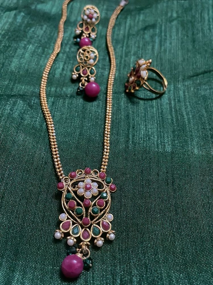 Elegant Gold Tone Necklace &amp; Ring Set