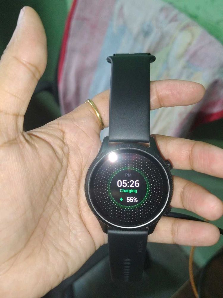 Smartwatch noise fit halo