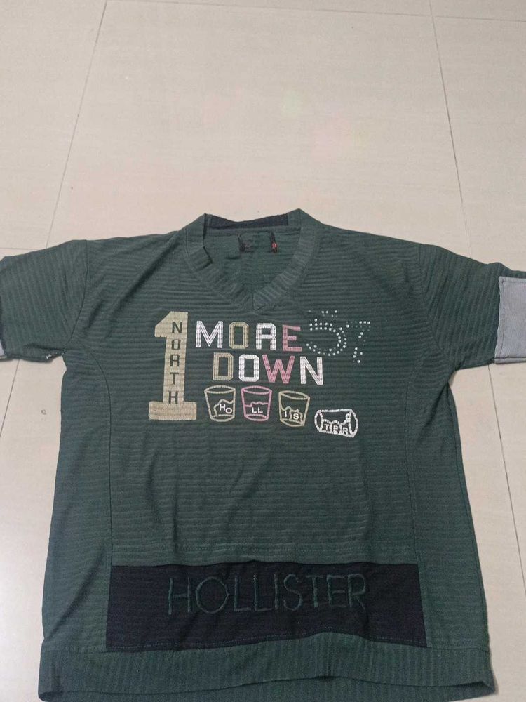 Hollister Graphic T-Shirt