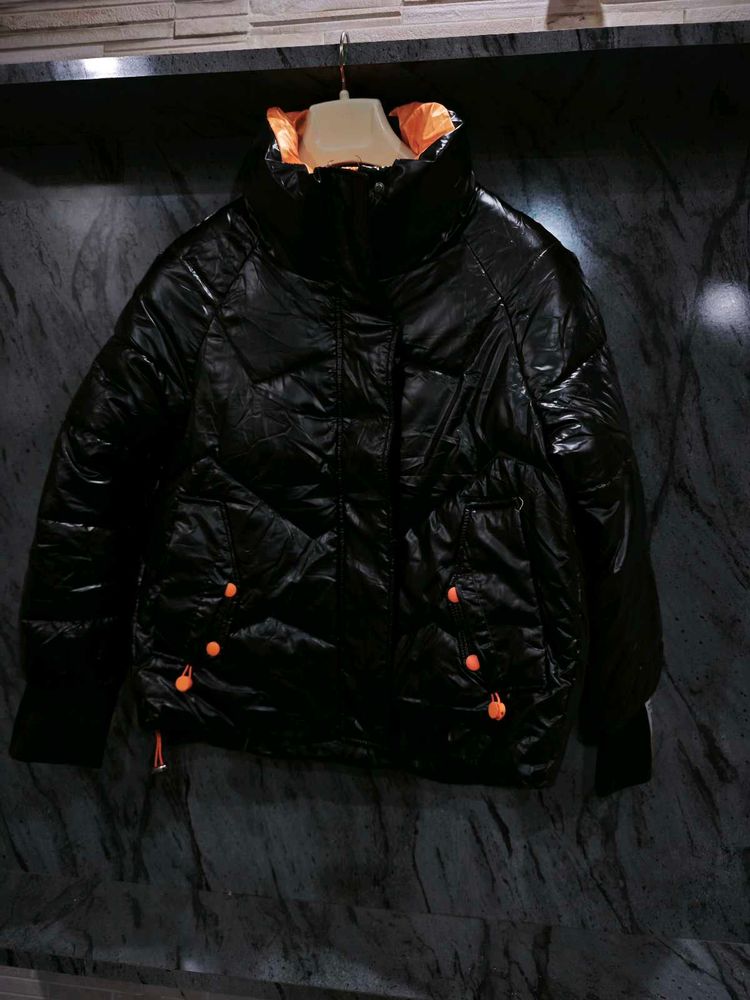 Stylish Puffer Jacket with Orange Accents