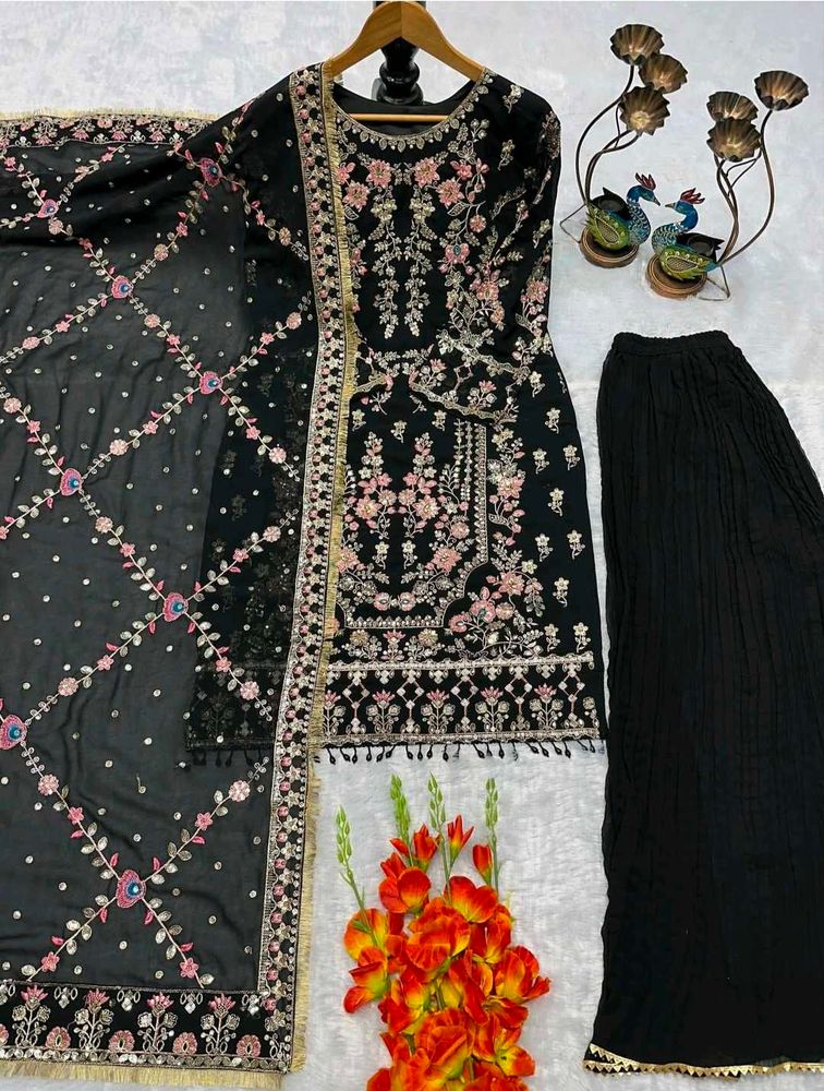 Elegant Black Embroidered Kurta Set
