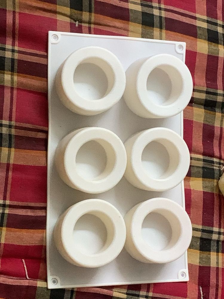 6-Cavity Round Silicone Mold