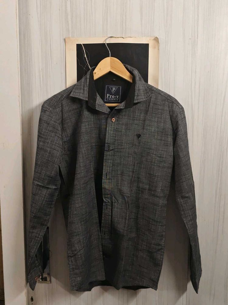 Men's Classic Grey Button-Down Shirt