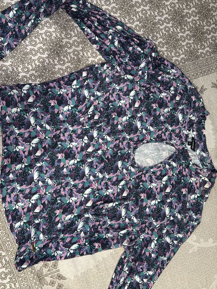 Floral Print Keyhole Blouse
