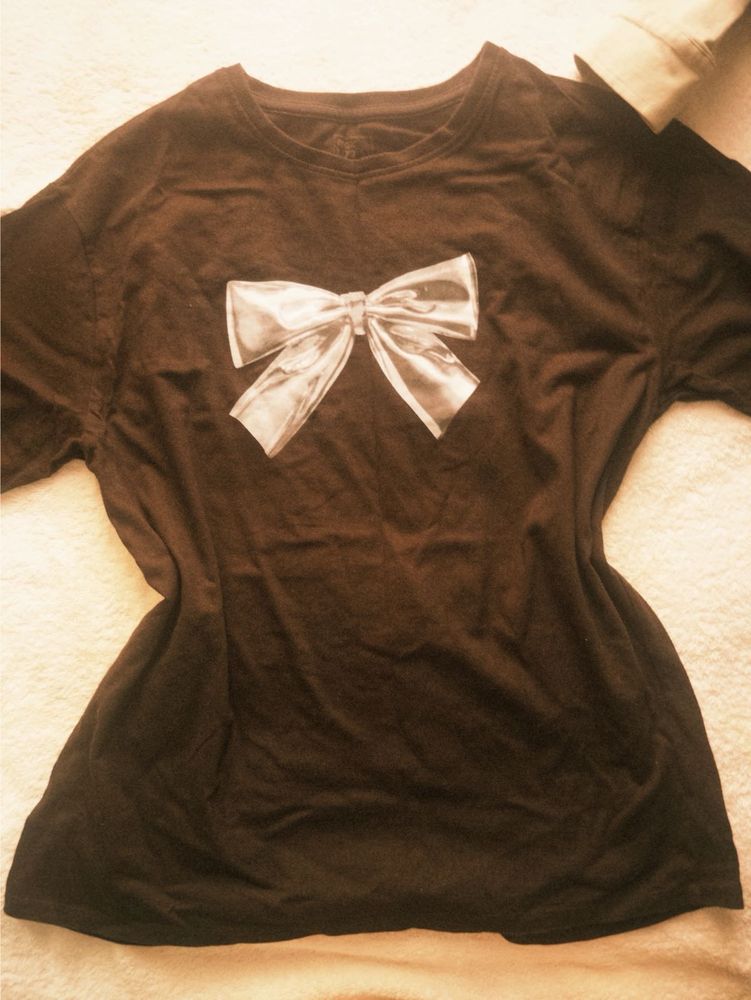 Brown T-Shirt with Bow Graphic