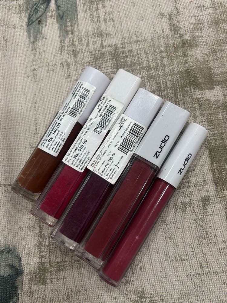 combo of 5 lipstick with one freebie