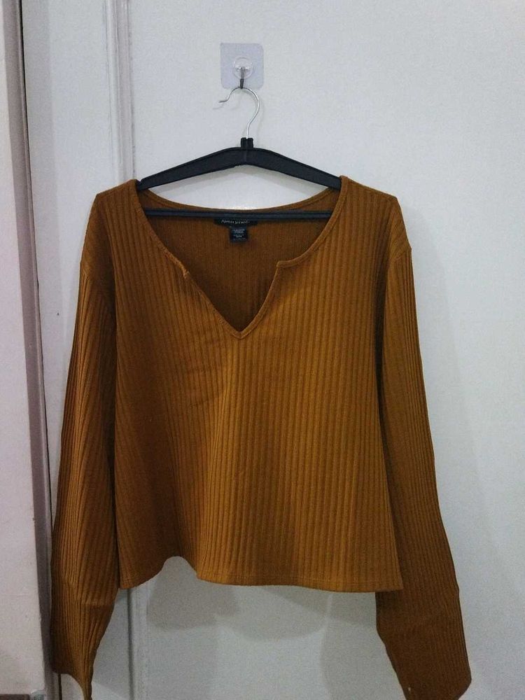 Ribbed V-Neck Cropped Top