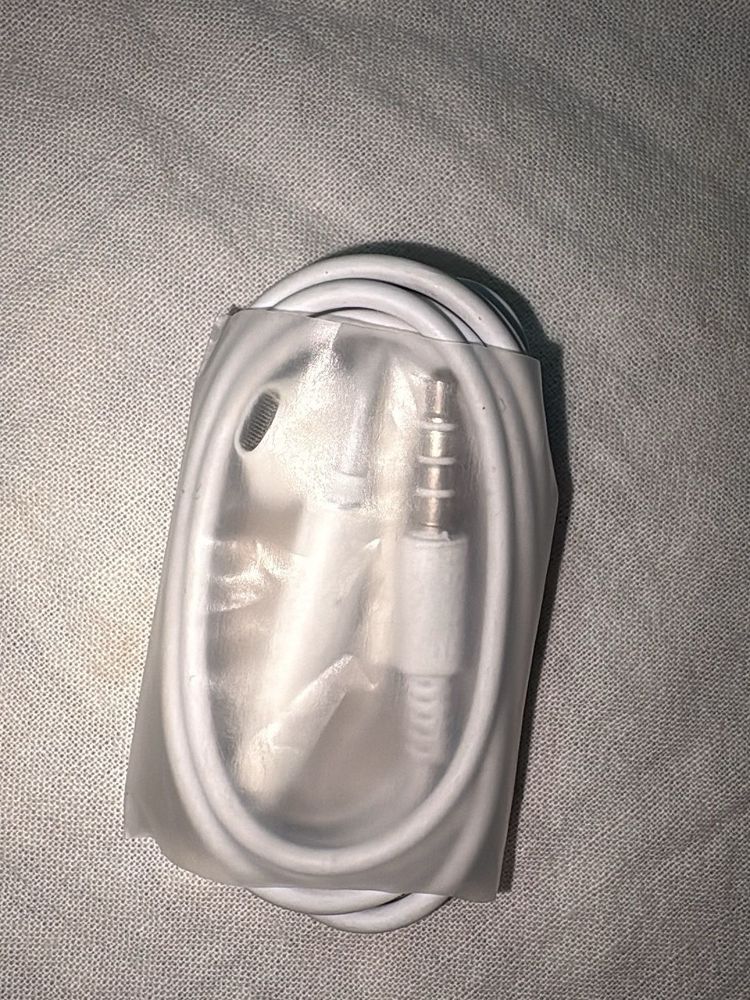 Wired Earphones with Mic