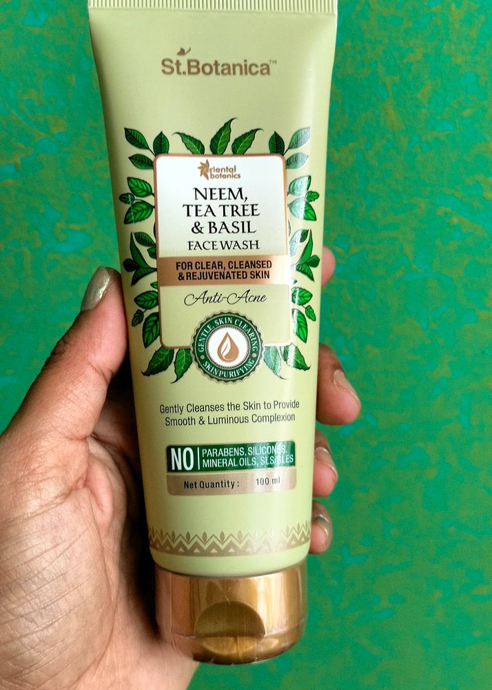 St Botanica Face Wash