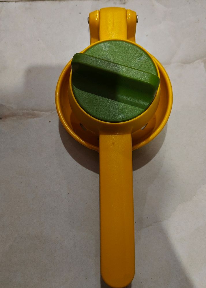 Juicer Dual Action Juicy Max Easy Squeeze Handles