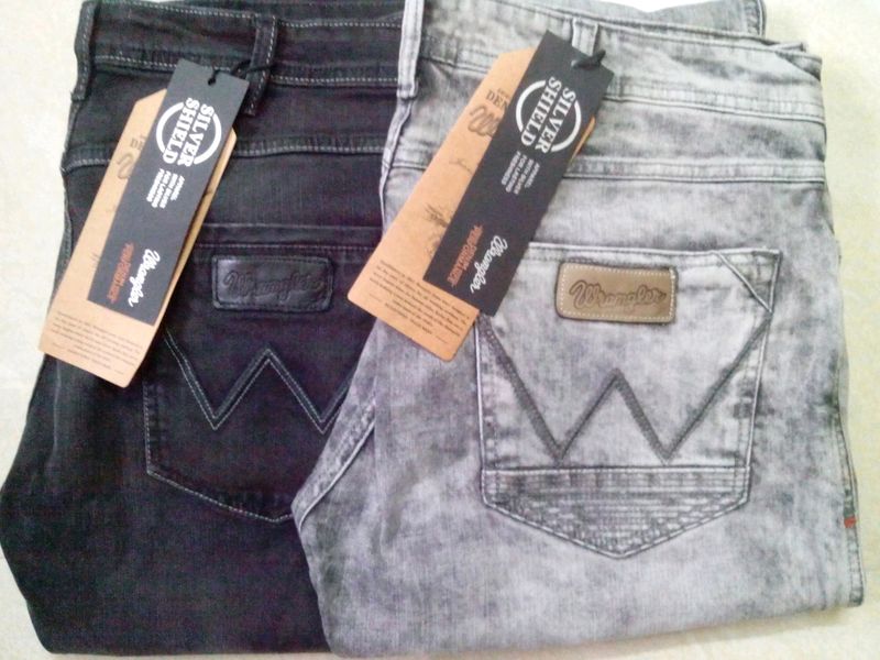 Wrangler Silver Shield Jeans - Size 38 x2